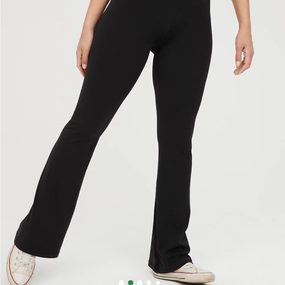 NWT Offline by Aerie Real Me Crossover Black Flare Leggings in Long, Large